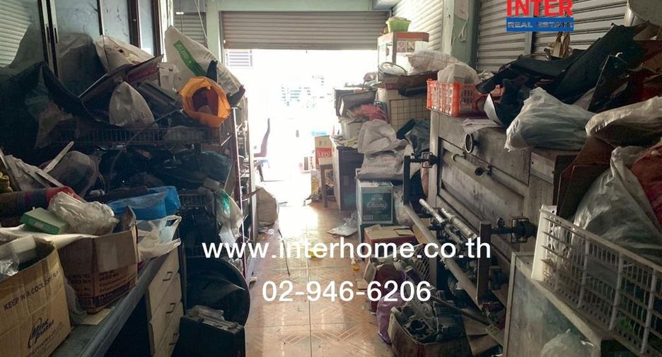 For sale 4 bedrooms townhouse in Min Buri, Bangkok