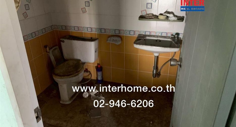 For sale 4 bedrooms townhouse in Min Buri, Bangkok