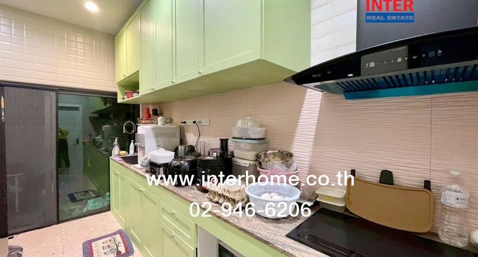 For sale 4 bedrooms house in Sai Mai, Bangkok
