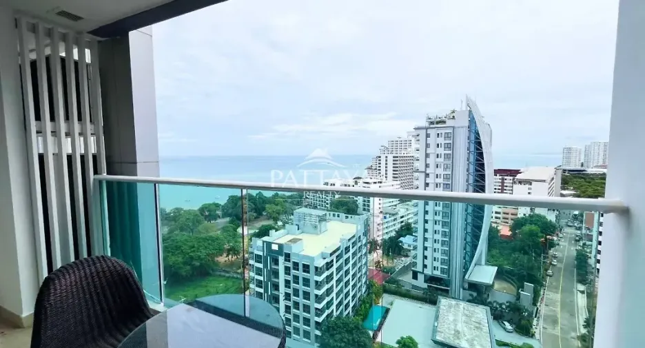 For sale 2 ベッドルーム condo in Bang Lamung, Chonburi