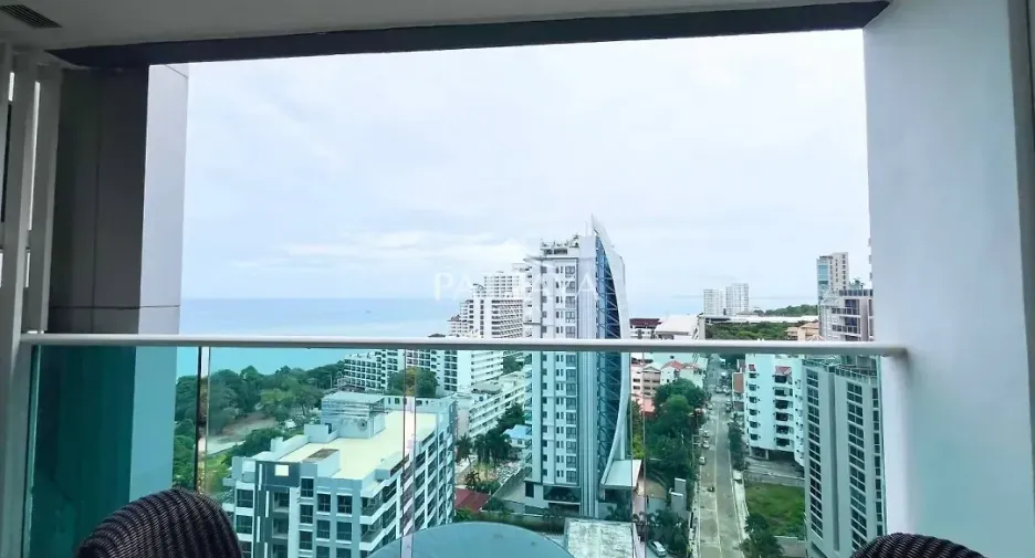 For sale 2 ベッドルーム condo in Bang Lamung, Chonburi