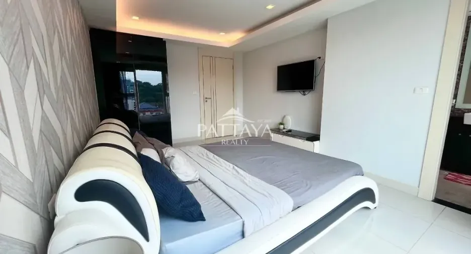 For sale 2 ベッドルーム condo in Bang Lamung, Chonburi