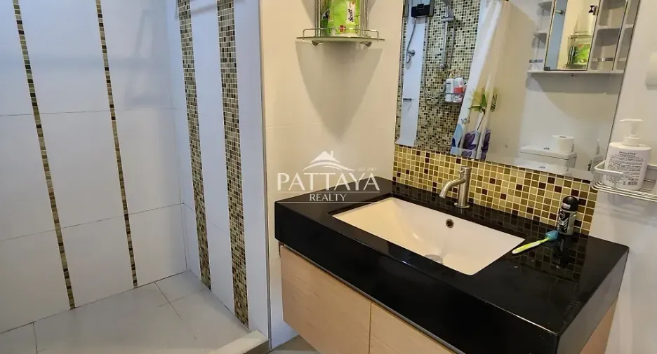 For sale 1 bed condo in Bang Lamung, Chonburi