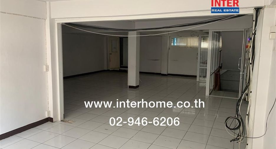 For sale 21 bedrooms retail Space in Bang Kapi, Bangkok