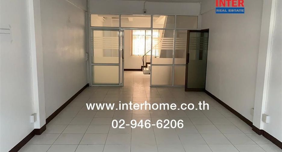 For sale 21 bedrooms retail Space in Bang Kapi, Bangkok