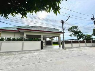 Haus zur Miete mit 3 Zimmer in Bang Lamung, Chonburi