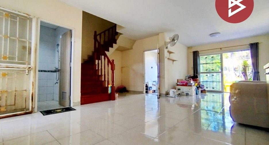 Casa adosada en venta de 3 habitaciones en Bang Phli, Samut Prakan