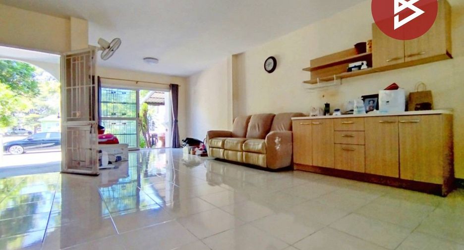 Casa adosada en venta de 3 habitaciones en Bang Phli, Samut Prakan