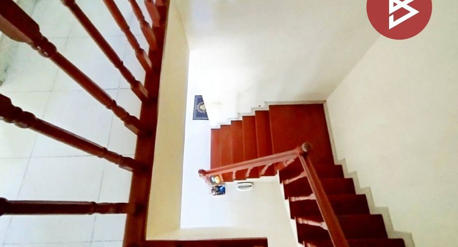 Casa adosada en venta de 3 habitaciones en Bang Phli, Samut Prakan