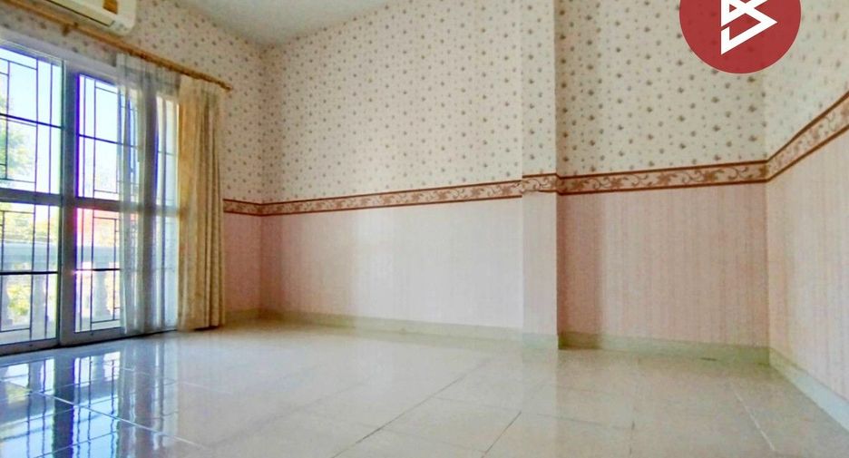 Casa adosada en venta de 3 habitaciones en Bang Phli, Samut Prakan