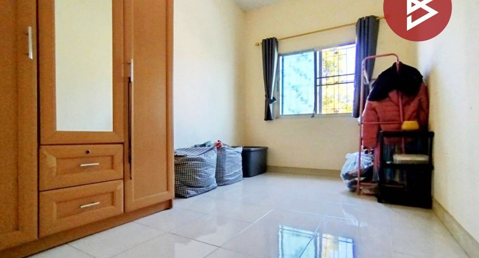 Casa adosada en venta de 3 habitaciones en Bang Phli, Samut Prakan