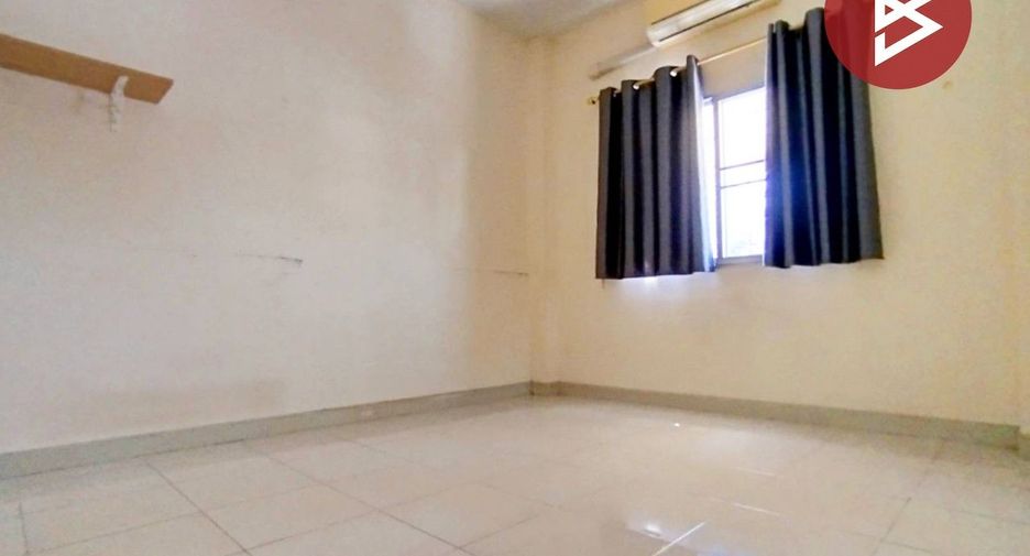 Casa adosada en venta de 3 habitaciones en Bang Phli, Samut Prakan