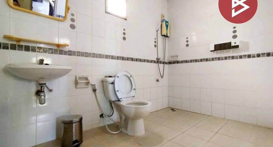 Casa adosada en venta de 3 habitaciones en Bang Phli, Samut Prakan