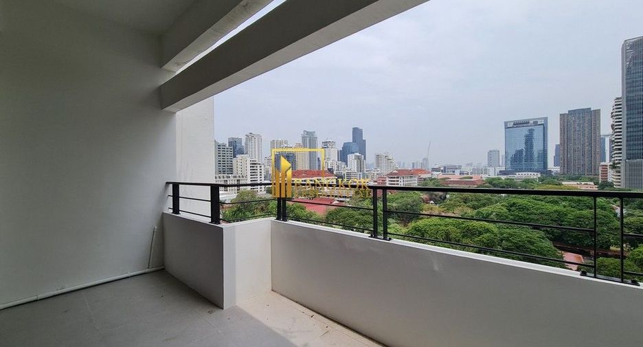 For rent 3 bedrooms apartment in Watthana, Bangkok