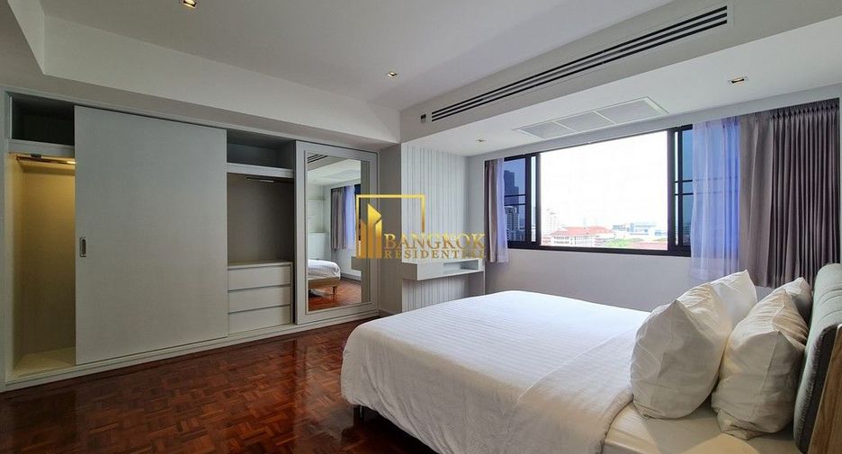 For rent 3 bedrooms apartment in Watthana, Bangkok