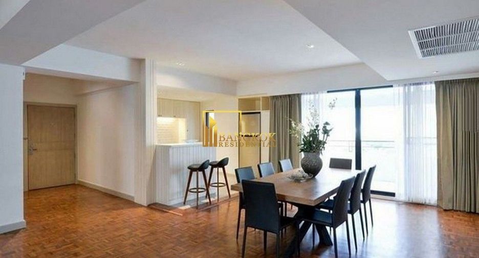 For rent 3 bedrooms apartment in Watthana, Bangkok
