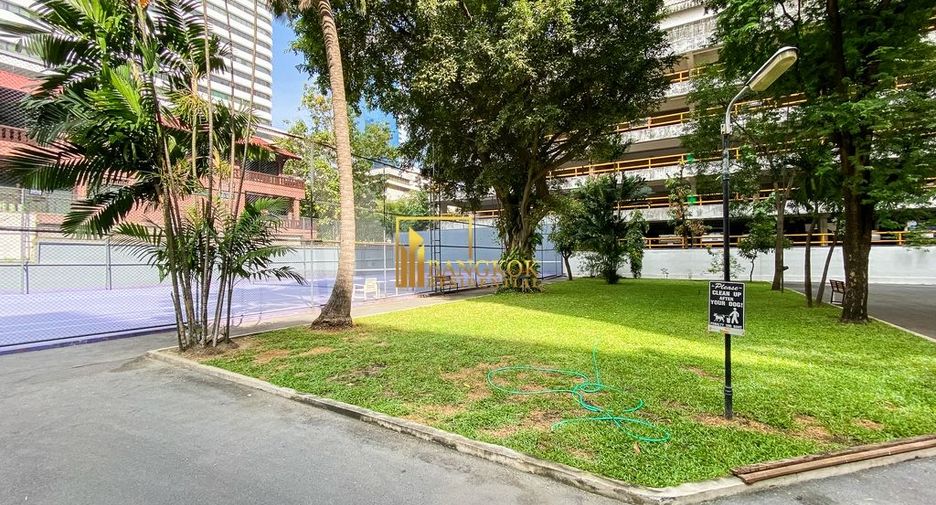 For rent 3 bedrooms apartment in Watthana, Bangkok