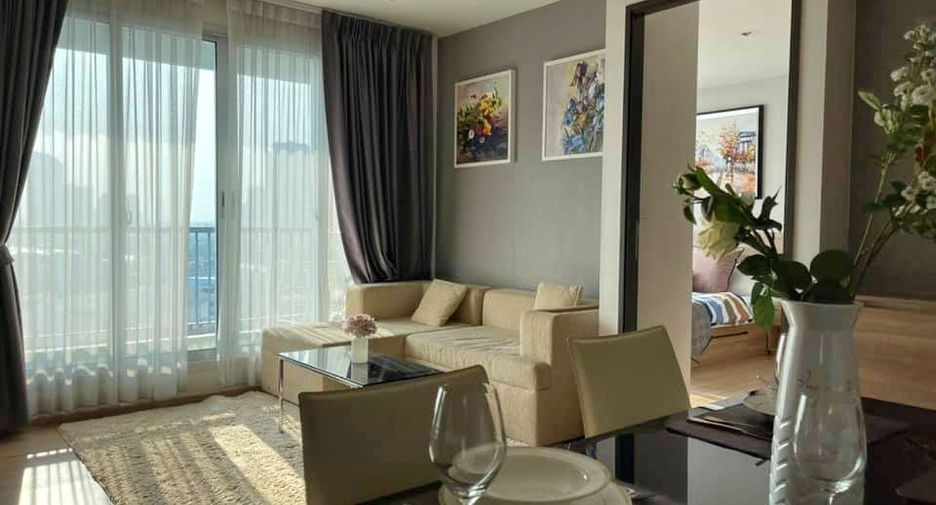 For rent 2 bedrooms condo in Sathon, Bangkok