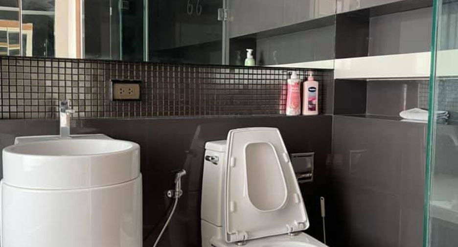 For rent 2 bedrooms condo in Sathon, Bangkok