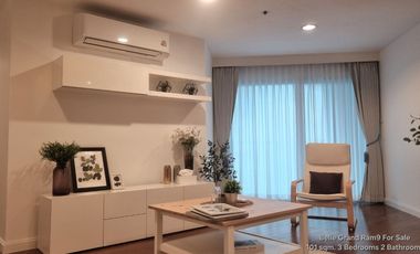 À vendre 3 chambres condo à Huai Khwang, Bangkok