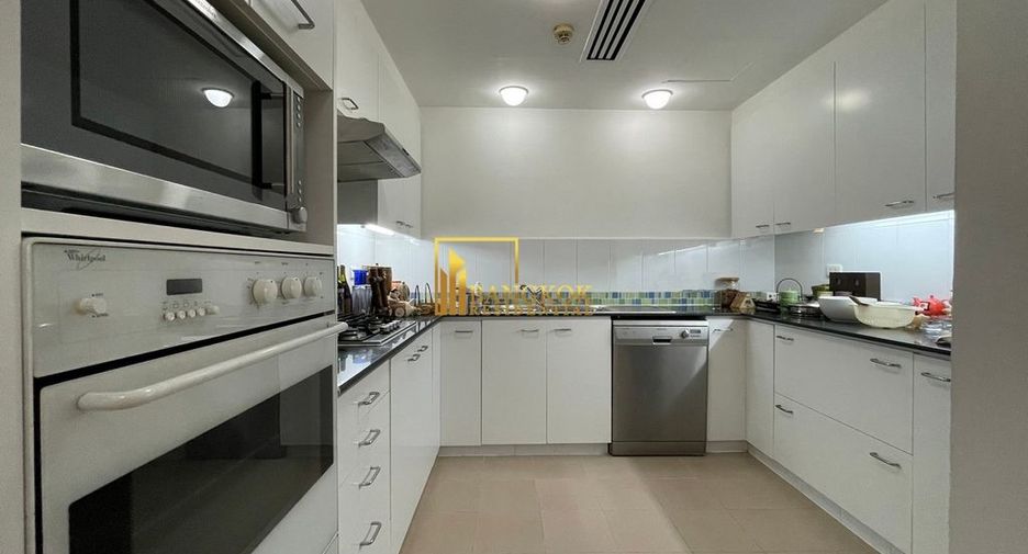 For rent 3 ベッドルーム apartment in Sathon, Bangkok