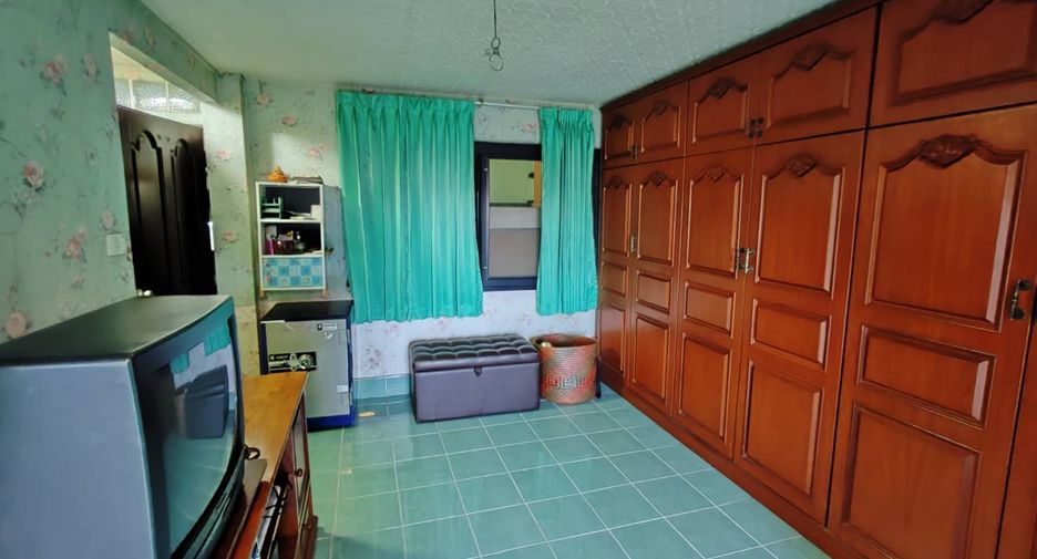 For sale 4 bedrooms townhouse in Pak Kret, Nonthaburi