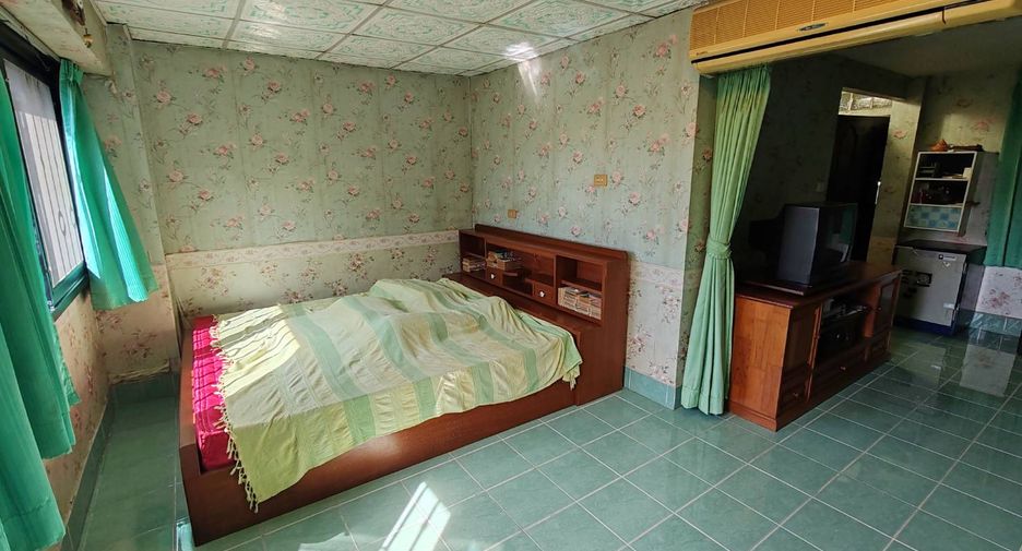 For sale 4 bedrooms townhouse in Pak Kret, Nonthaburi