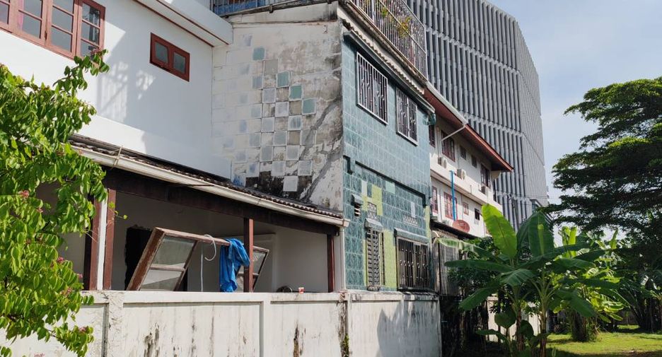 For sale 4 bedrooms townhouse in Pak Kret, Nonthaburi