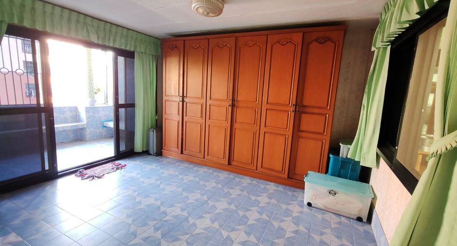 For sale 4 bedrooms townhouse in Pak Kret, Nonthaburi