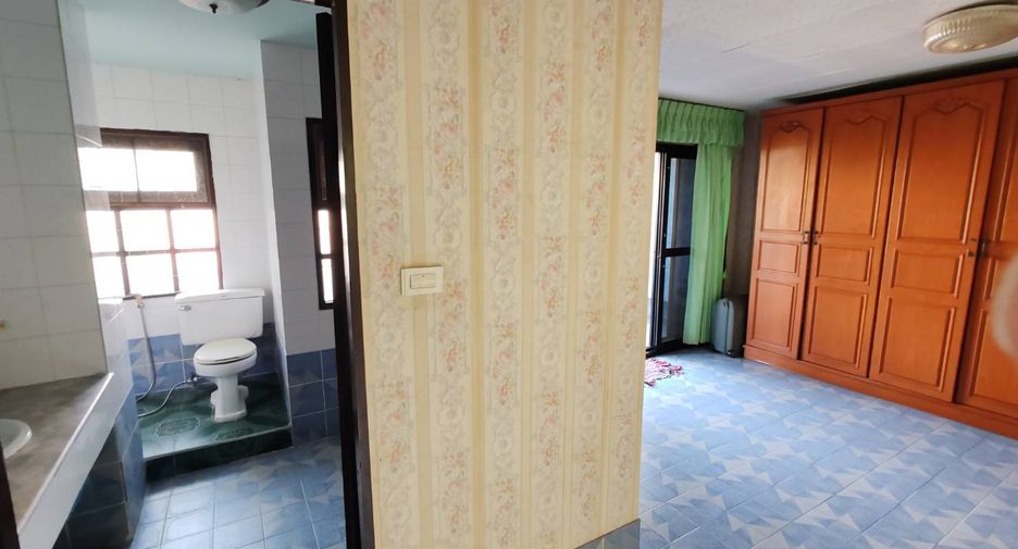 For sale 4 bedrooms townhouse in Pak Kret, Nonthaburi