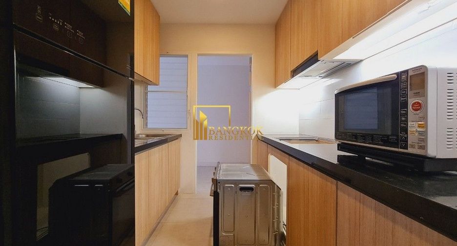 For rent 3 bedrooms apartment in Watthana, Bangkok
