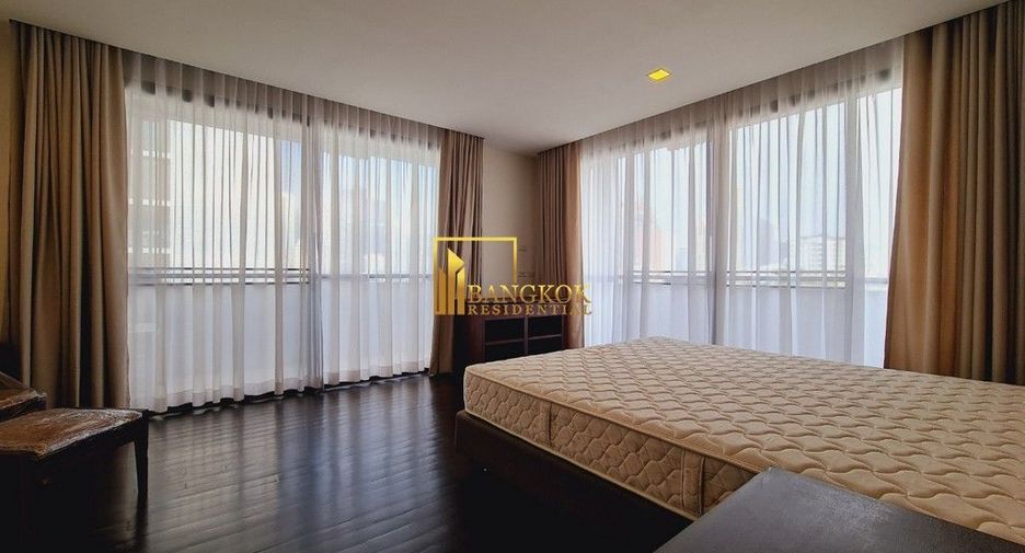 For rent 3 bedrooms apartment in Watthana, Bangkok