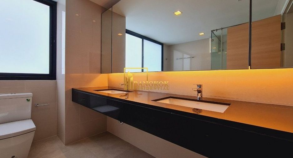 For rent 3 bedrooms apartment in Watthana, Bangkok