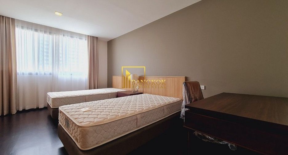 For rent 3 bedrooms apartment in Watthana, Bangkok