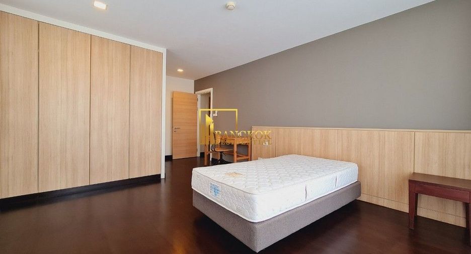 For rent 3 bedrooms apartment in Watthana, Bangkok