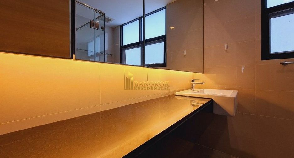 For rent 3 bedrooms apartment in Watthana, Bangkok