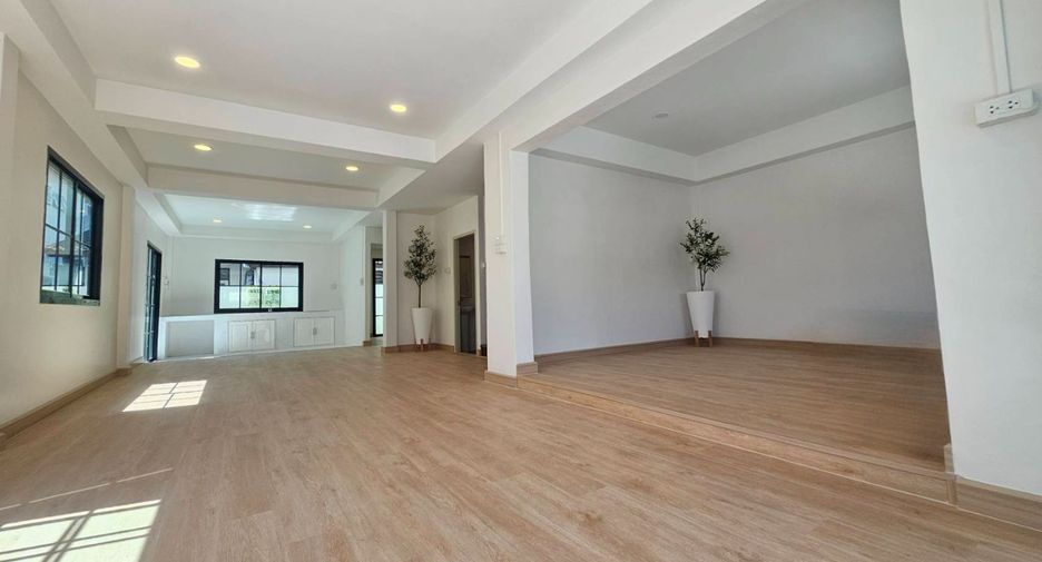 À vendre 4 chambres maison à Bang Na, Bangkok