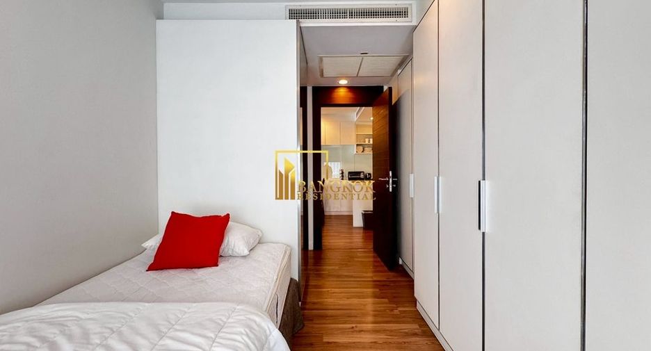 For rent 2 bedrooms apartment in Sathon, Bangkok