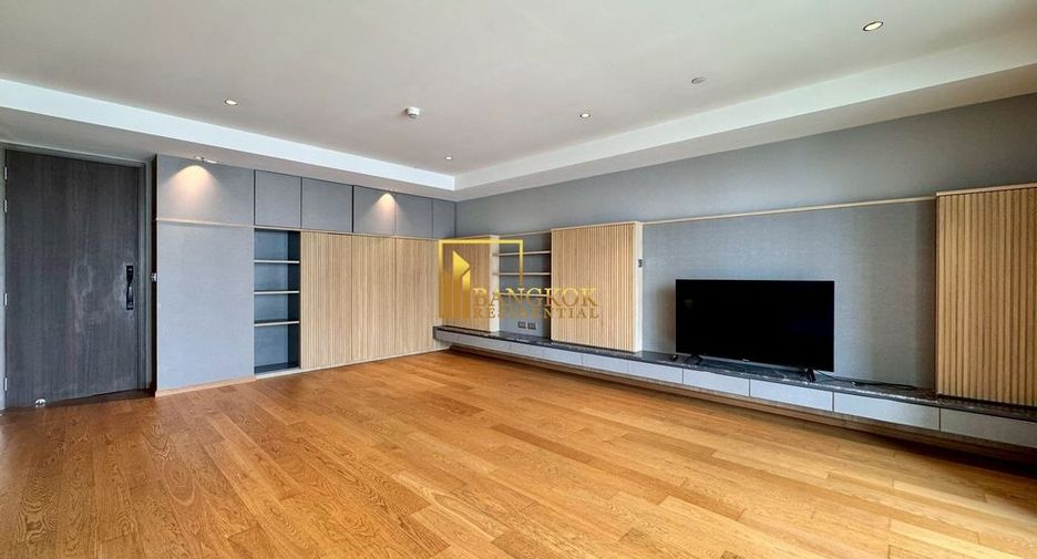 For rent 2 bedrooms condo in Yan Nawa, Bangkok