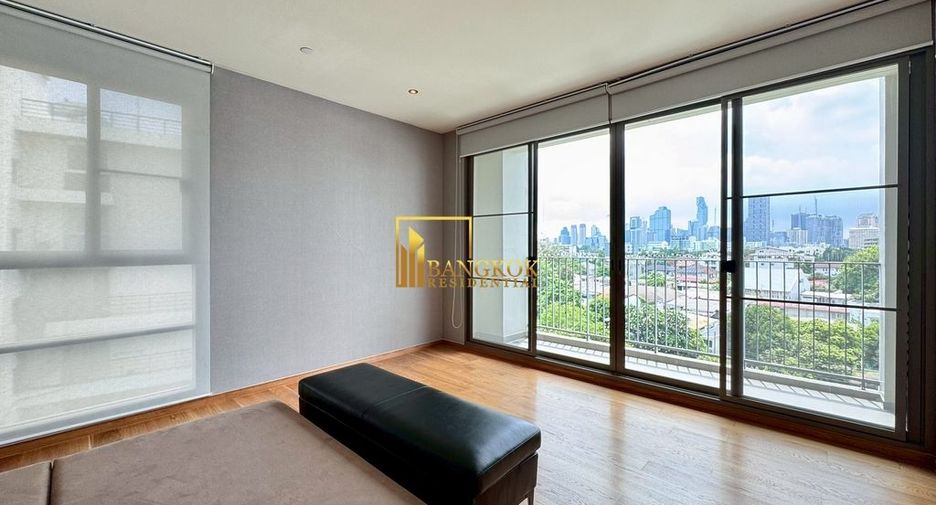 For rent 2 bedrooms condo in Yan Nawa, Bangkok