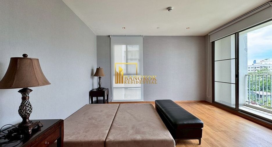 For rent 2 bedrooms condo in Yan Nawa, Bangkok