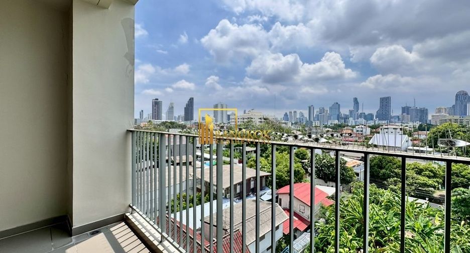For rent 2 bedrooms condo in Yan Nawa, Bangkok