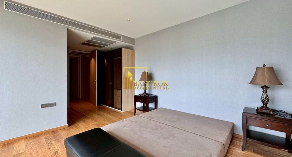 For rent 2 bedrooms condo in Yan Nawa, Bangkok