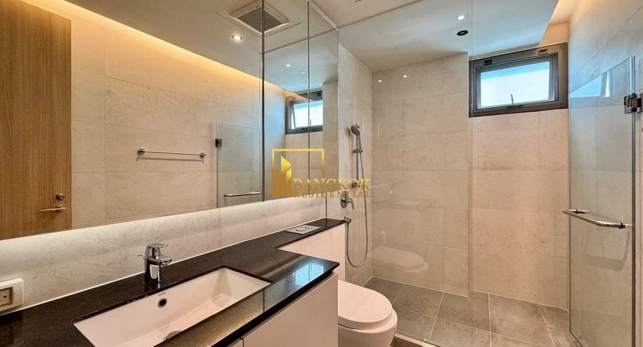For rent 2 bedrooms condo in Yan Nawa, Bangkok