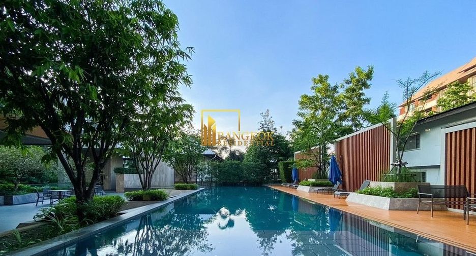 For rent 2 bedrooms condo in Yan Nawa, Bangkok
