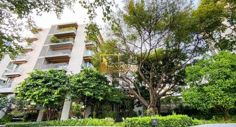 For rent 2 bedrooms condo in Yan Nawa, Bangkok