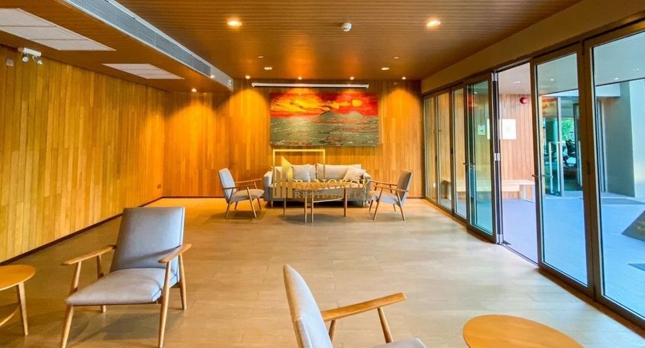 For rent 2 bedrooms condo in Yan Nawa, Bangkok