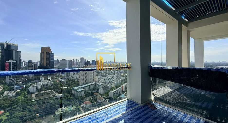 For rent 2 bedrooms condo in Sathon, Bangkok