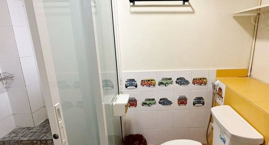 For sale 3 bedrooms townhouse in Bang Kapi, Bangkok