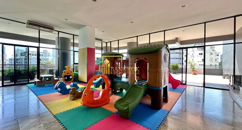 For rent 3 bedrooms condo in Khlong Toei, Bangkok
